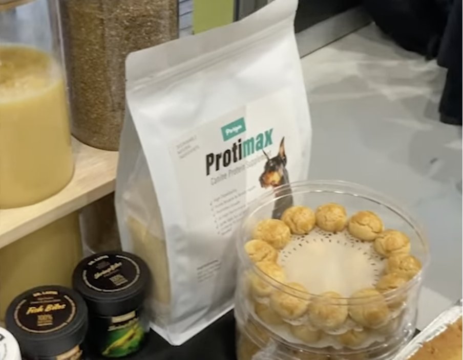 昆虫を原料にしたペット製品